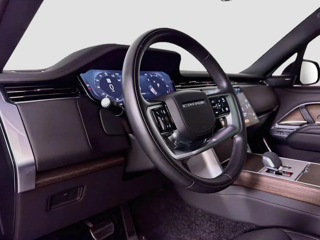 Used 2025 Gray Land Rover SE image 9