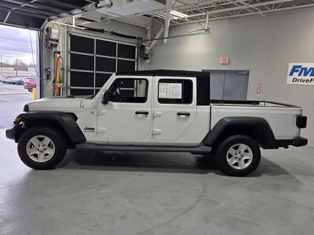 Used 2020 White Jeep Sport image 4