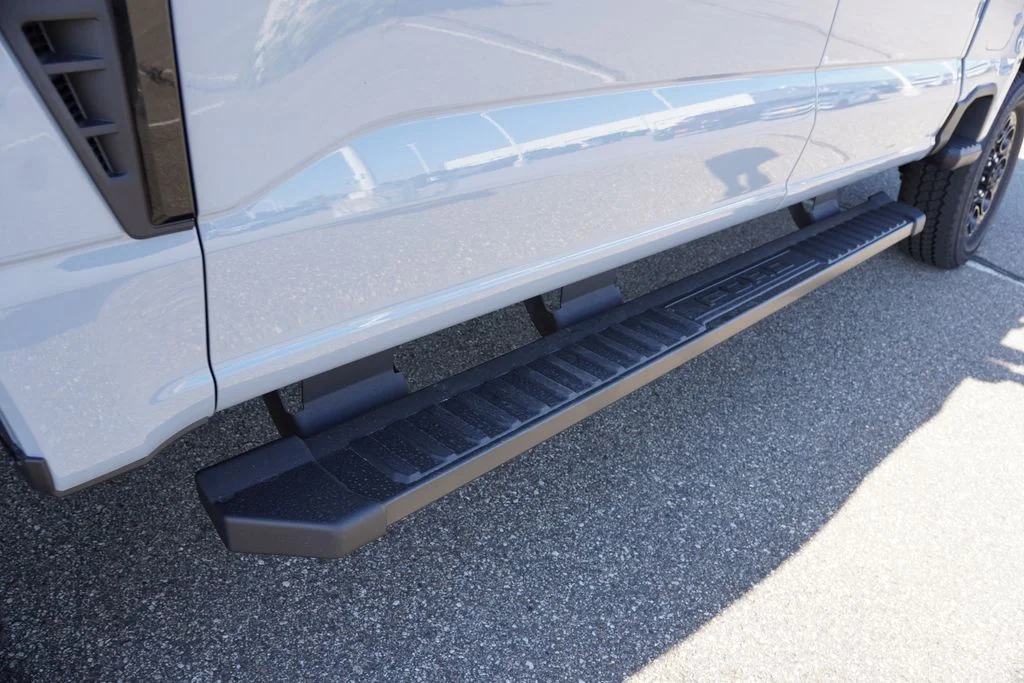 New 2026 Glacier Gray Metallic Tri-Coat Ford Lariat image 10