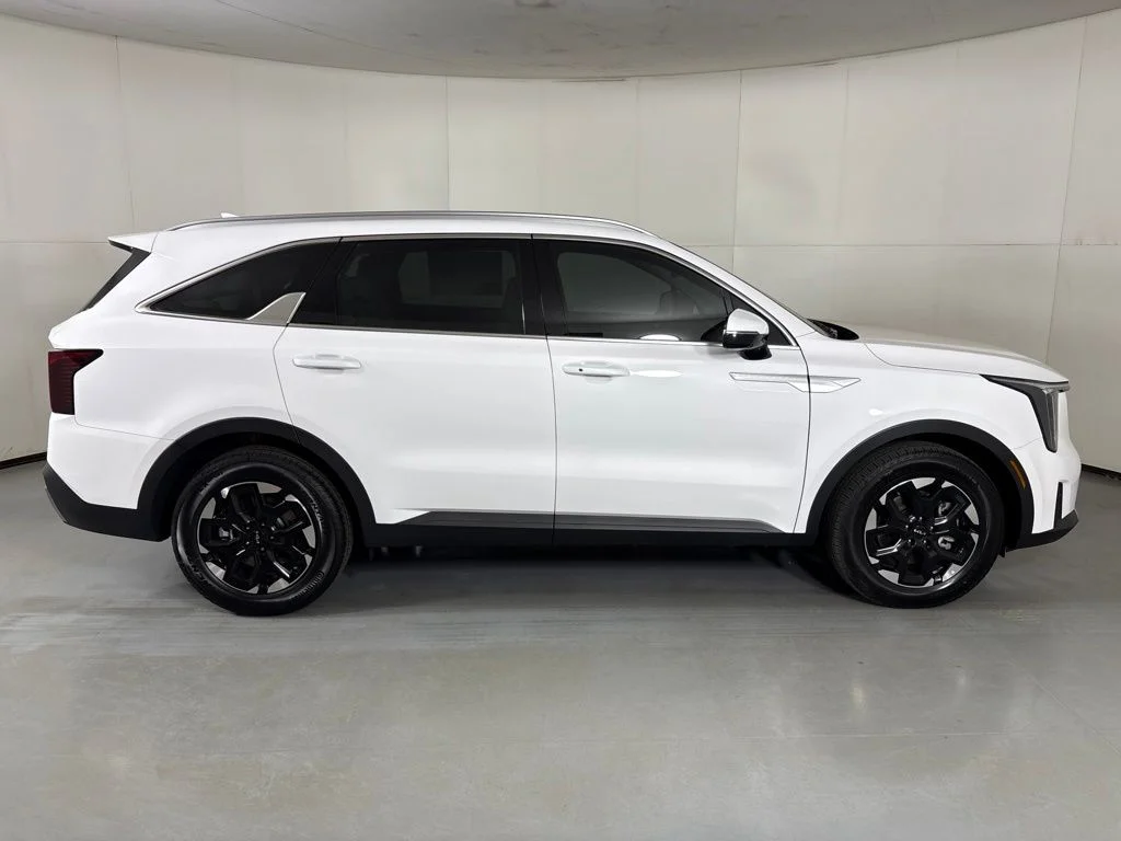 New 2026 White Kia S image 9