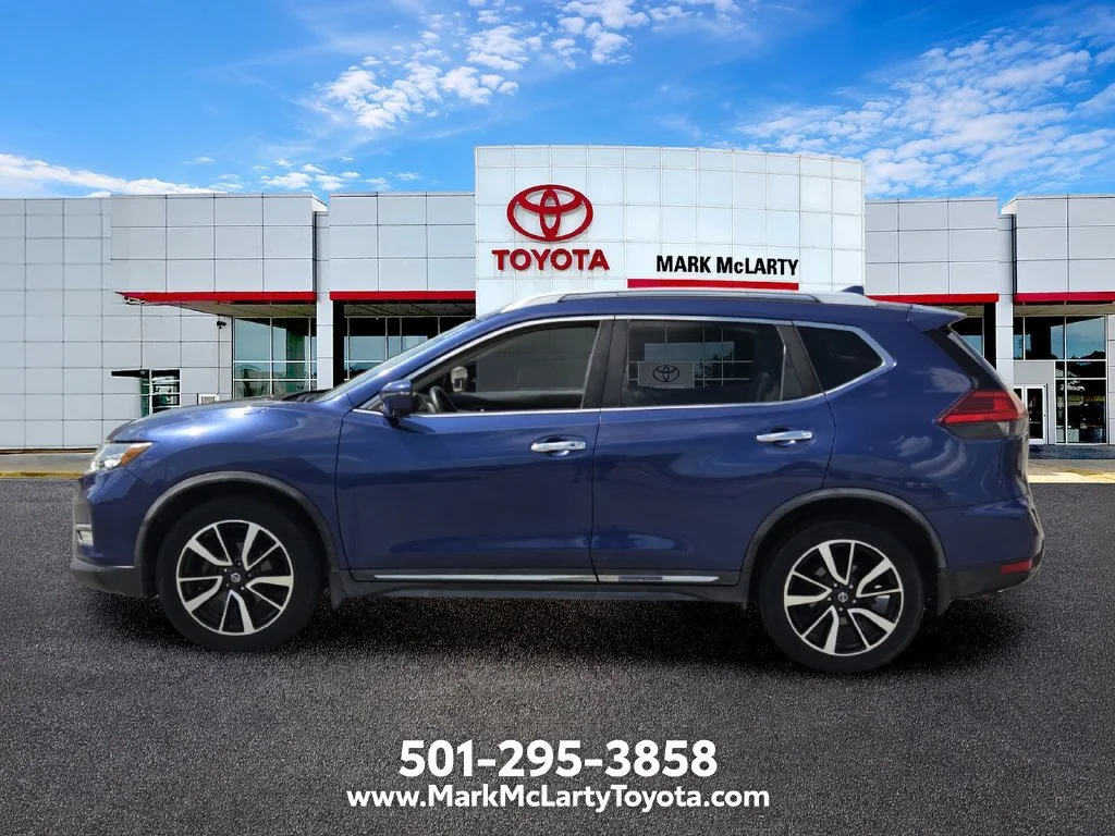 Used 2017 Blue Nissan SL image 2