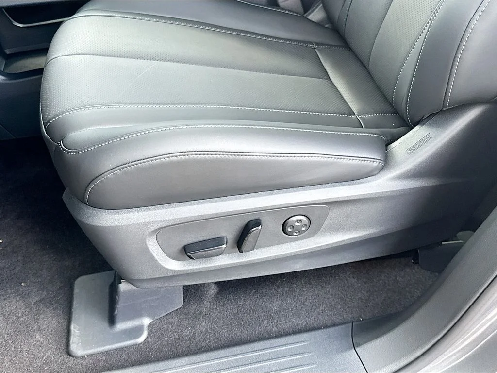 New 2027 GRAPHITE SHADOW INFINITI Luxe FWD image 20