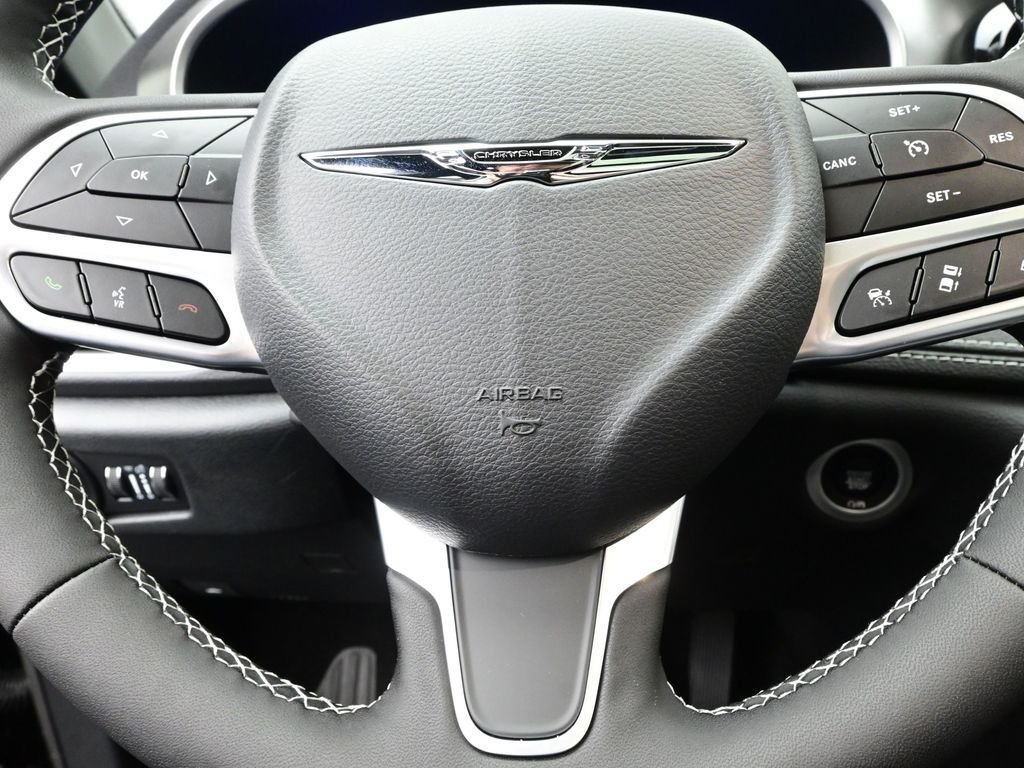 2026 Chrysler Pacifica Select - Photo 25