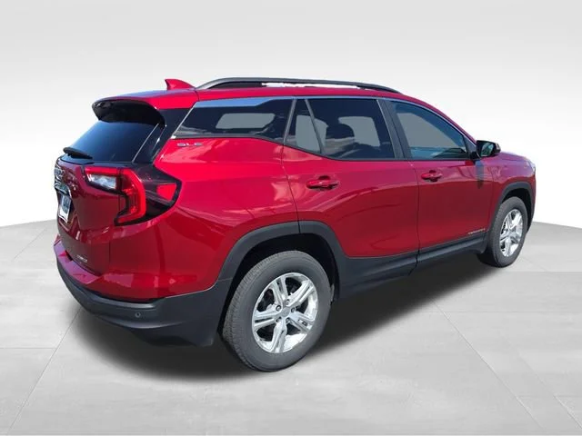 Used 2024 Volcanic Red Tintcoat GMC SLE image 5