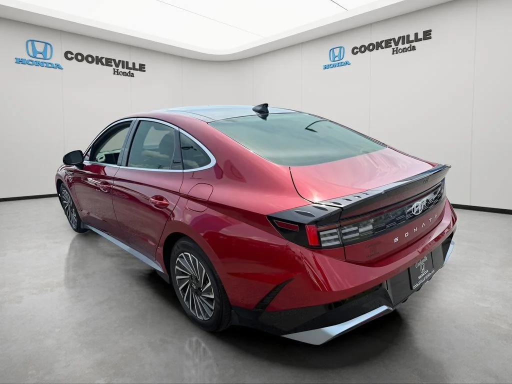 Used 2024 Ultimate red Hyundai Limited image 8