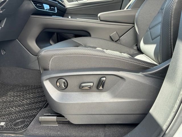 New 2026 Opal White Pearl Volkswagen SE w/Technology image 7