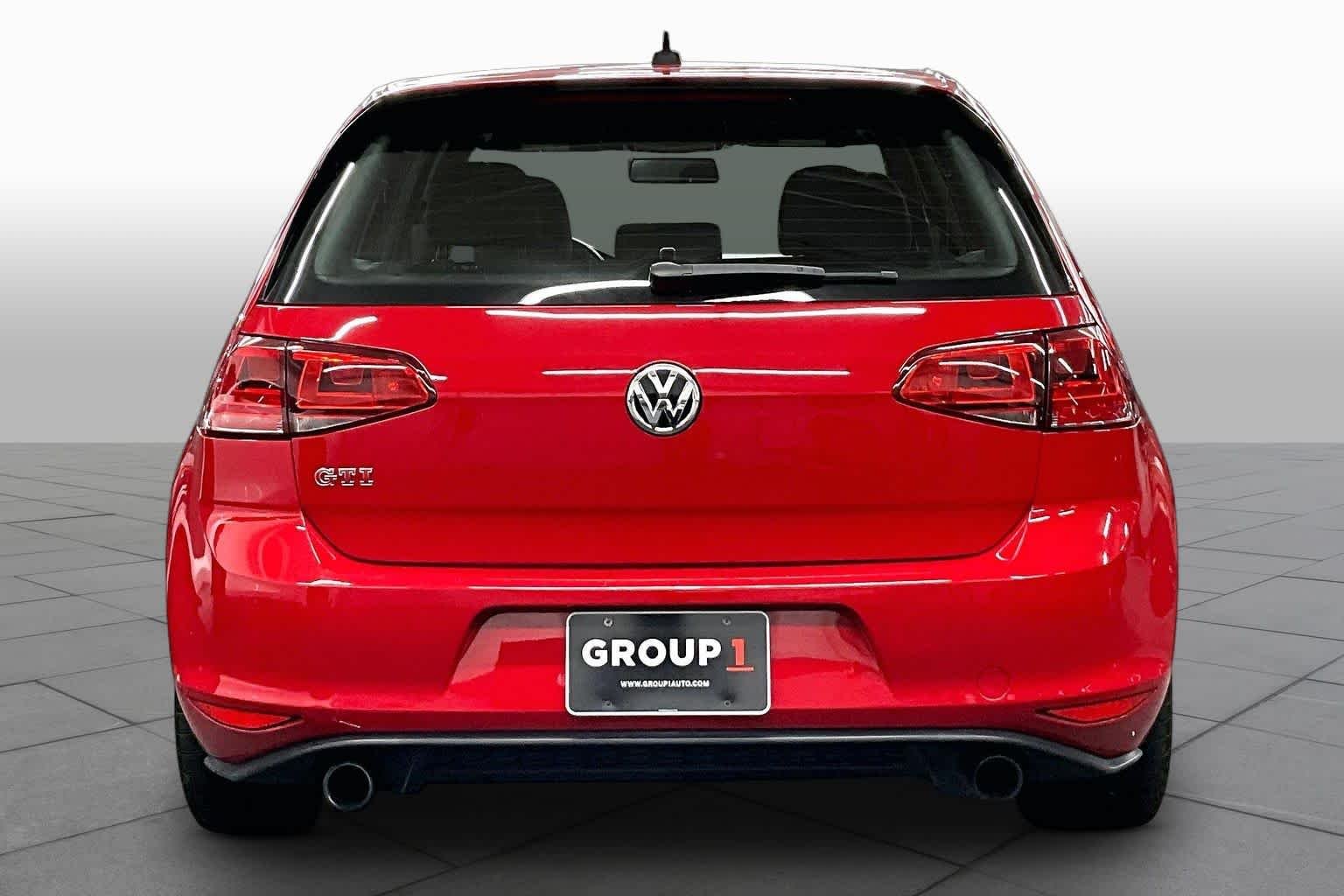 Pre-Owned 2017 Volkswagen Golf GTI Sport