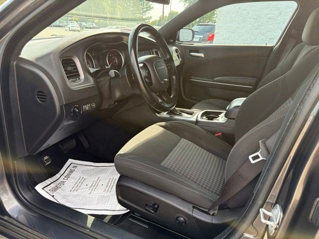 Used 2023 Granite Pearlcoat Dodge SXT image 13