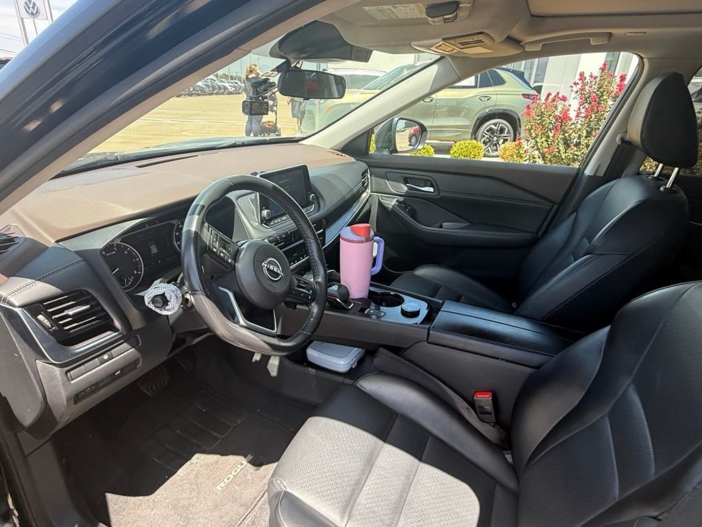 Used 2022 Super Black Nissan SV image 9