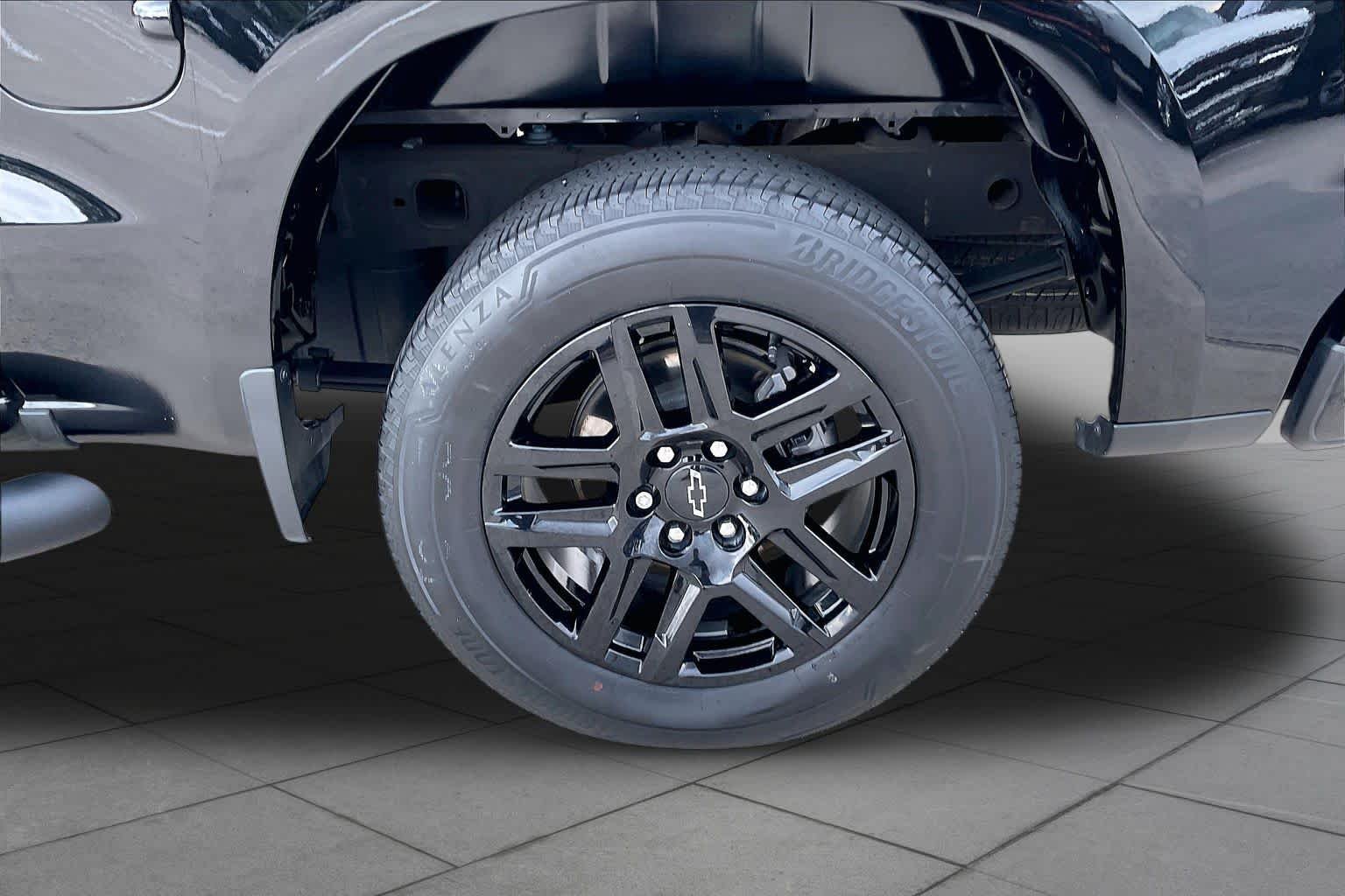Used 2023 BLACK Chevrolet Custom image 11