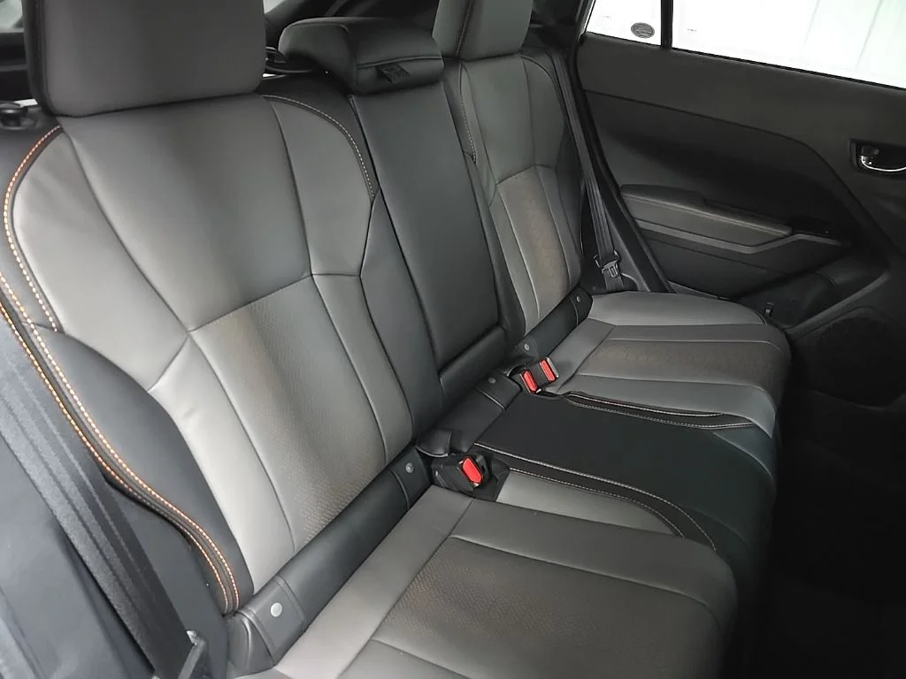 Used 2025 Crystal White Pearl Subaru Limited image 17