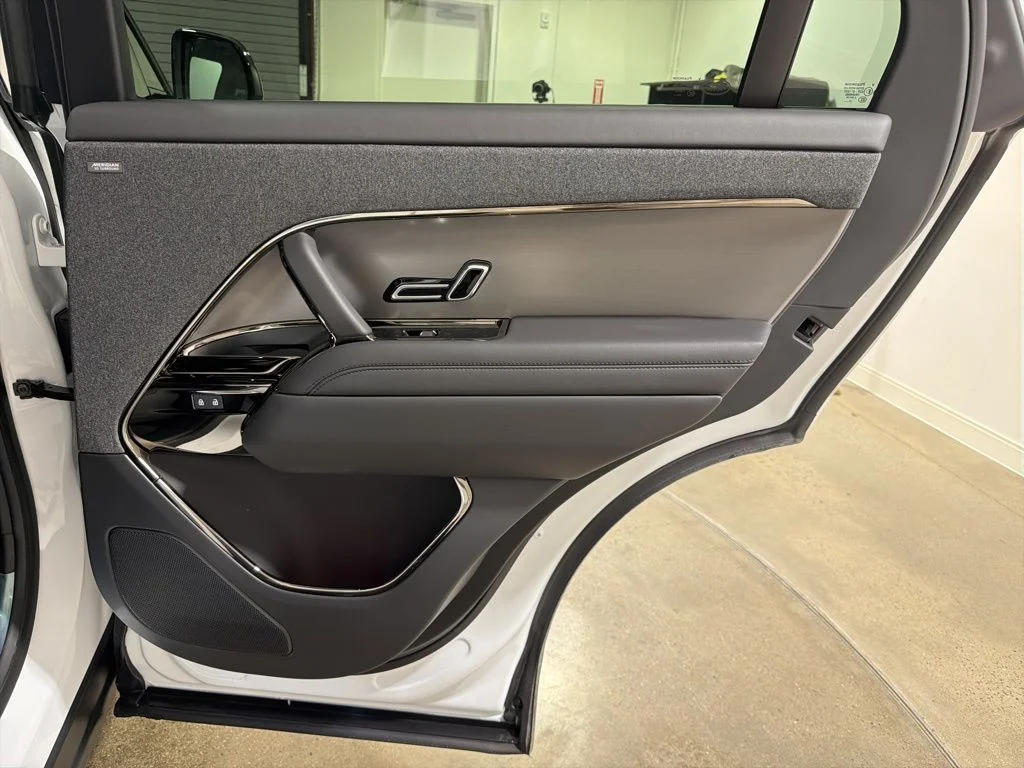 New 2026 Fuji White Land Rover Dynamic SE P530 V8 image 26