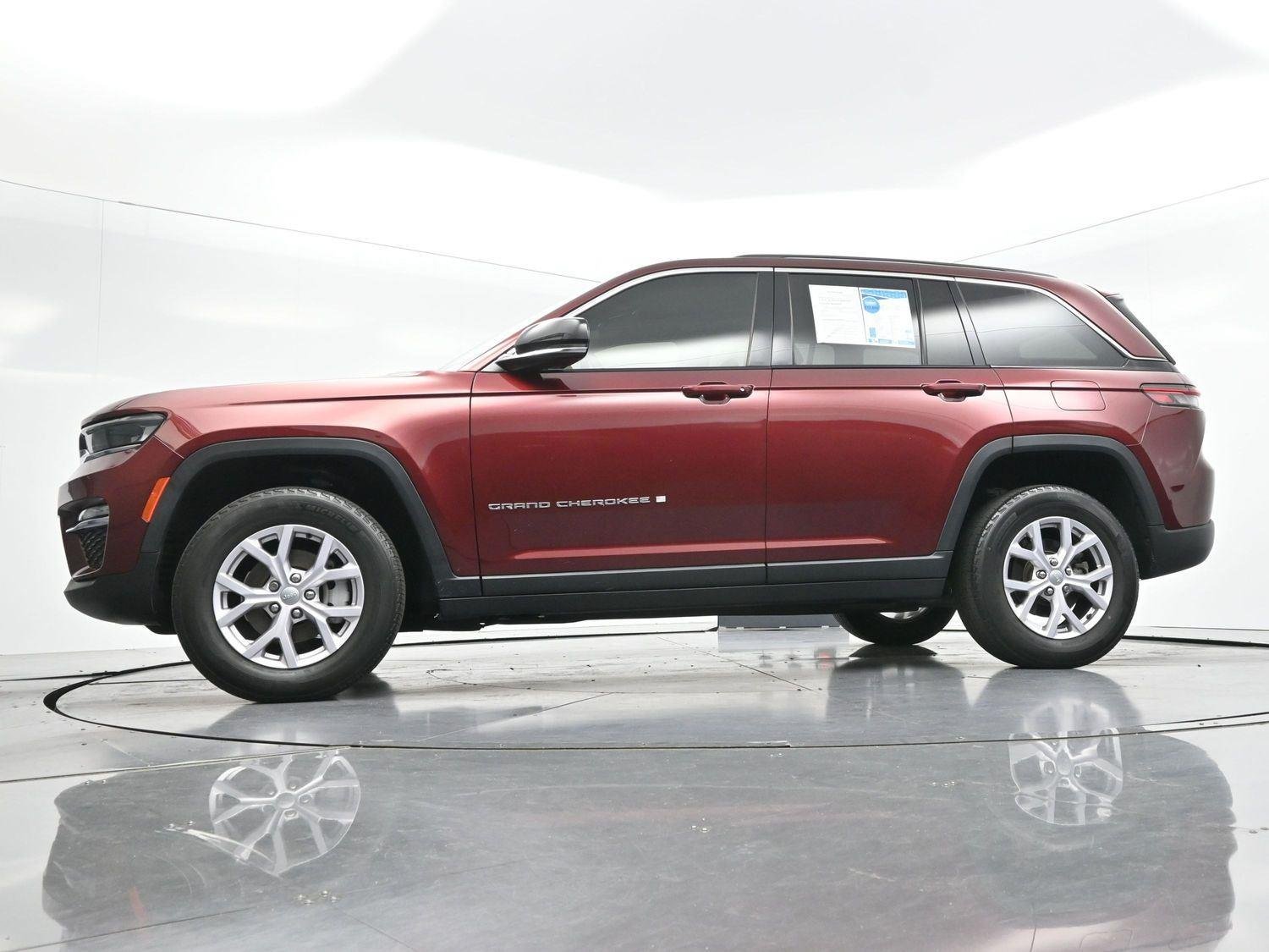 Used 2022 Red Jeep Limited image 51