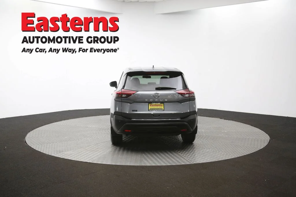Used 2021 Gray Nissan S image 38