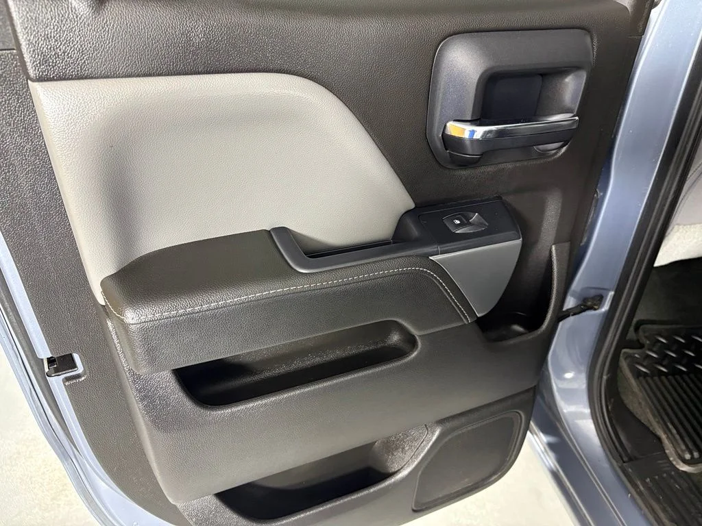 Used 2016 Gray Chevrolet LT image 40