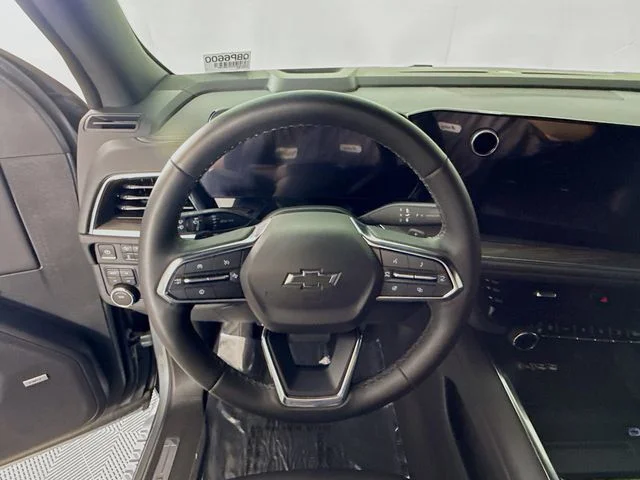 Used 2025 Gray Chevrolet Z71 image 12