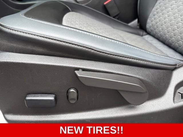 Used 2022 Black Chevrolet Z71 image 23