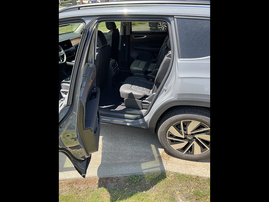 New 2026 Pure Gray Volkswagen SE 4Motion image 6