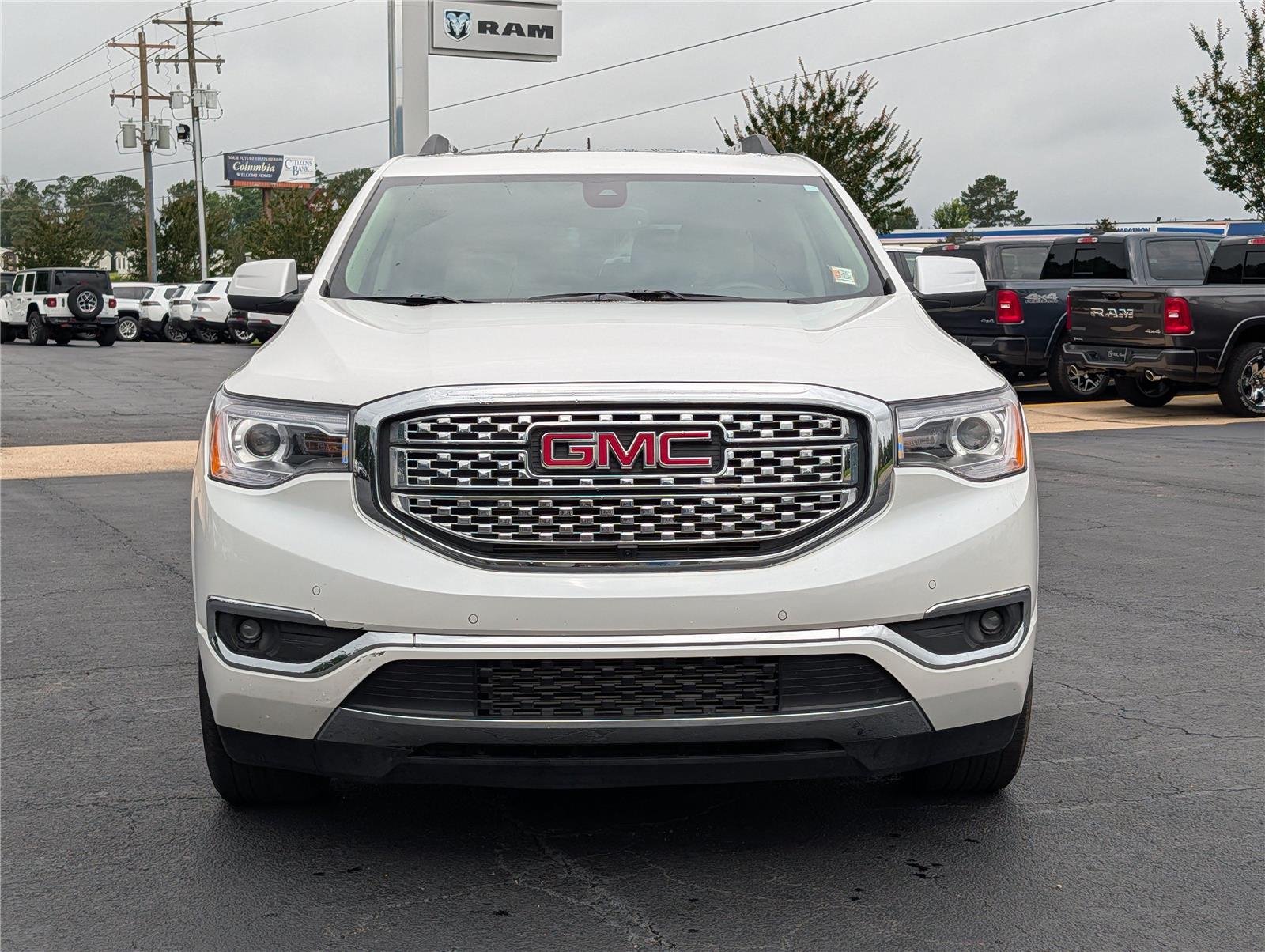 Used 2018 White Frost Tricoat GMC Denali image 8
