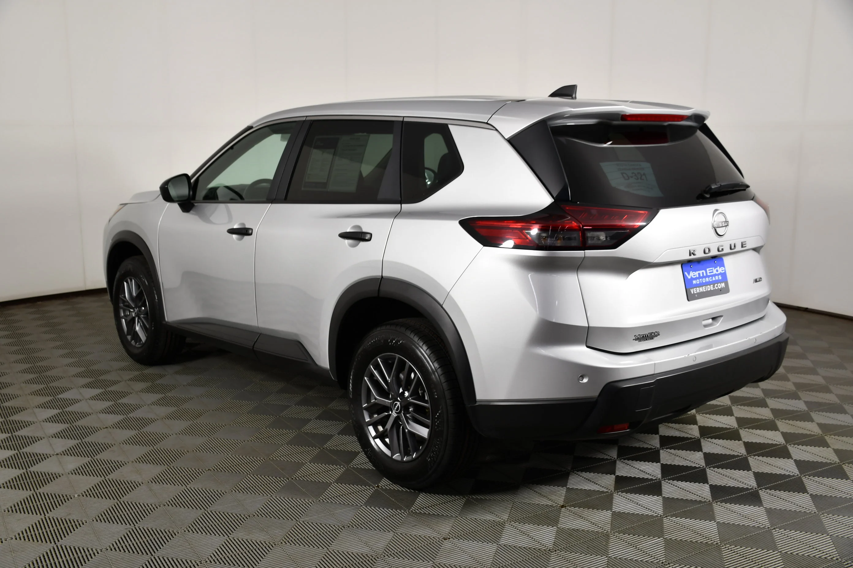 Used 2024 Brilliant Silver Metallic Nissan S image 8
