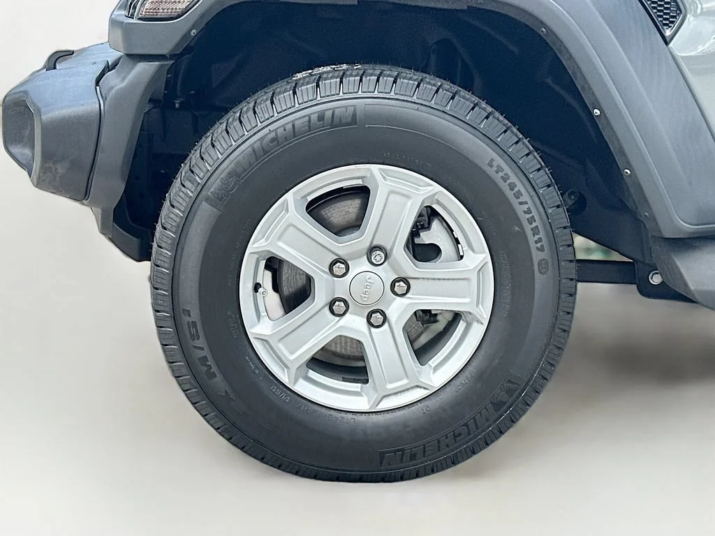 Used 2022 Sting-Gray Clearcoat Jeep Sport S image 28