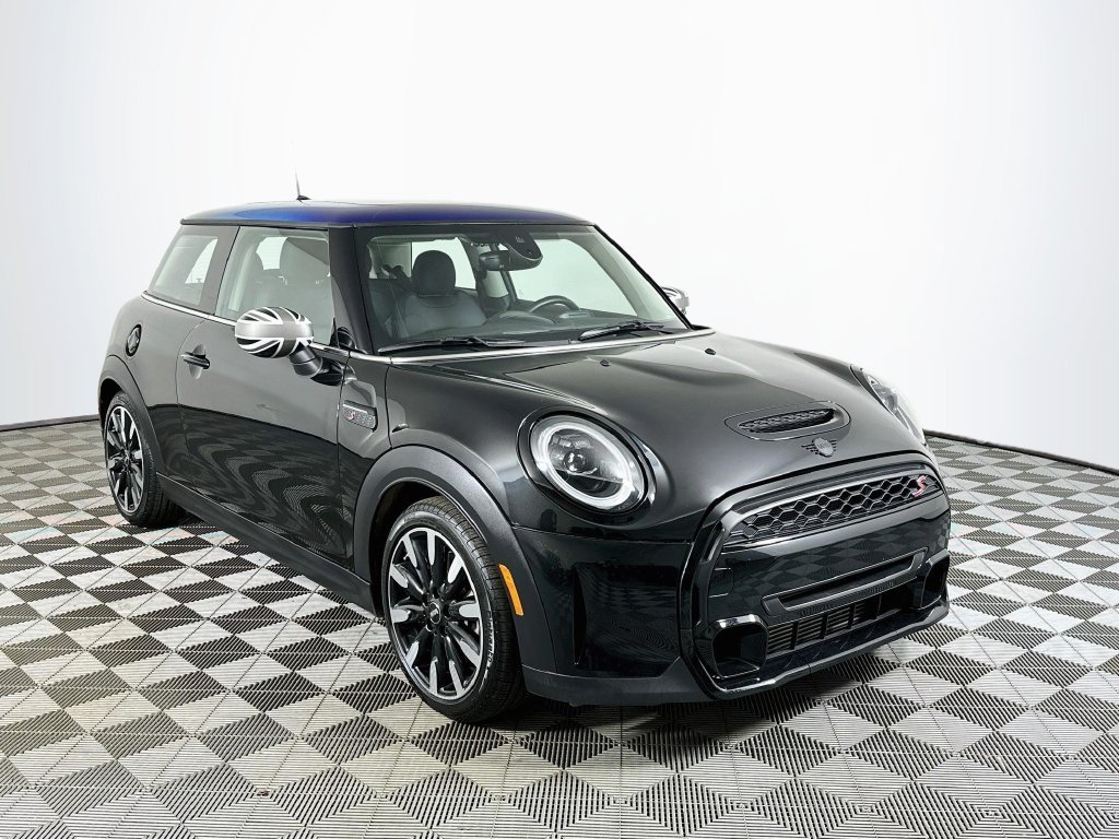 Certified Used 2023 Midnight Black MINI  image 3