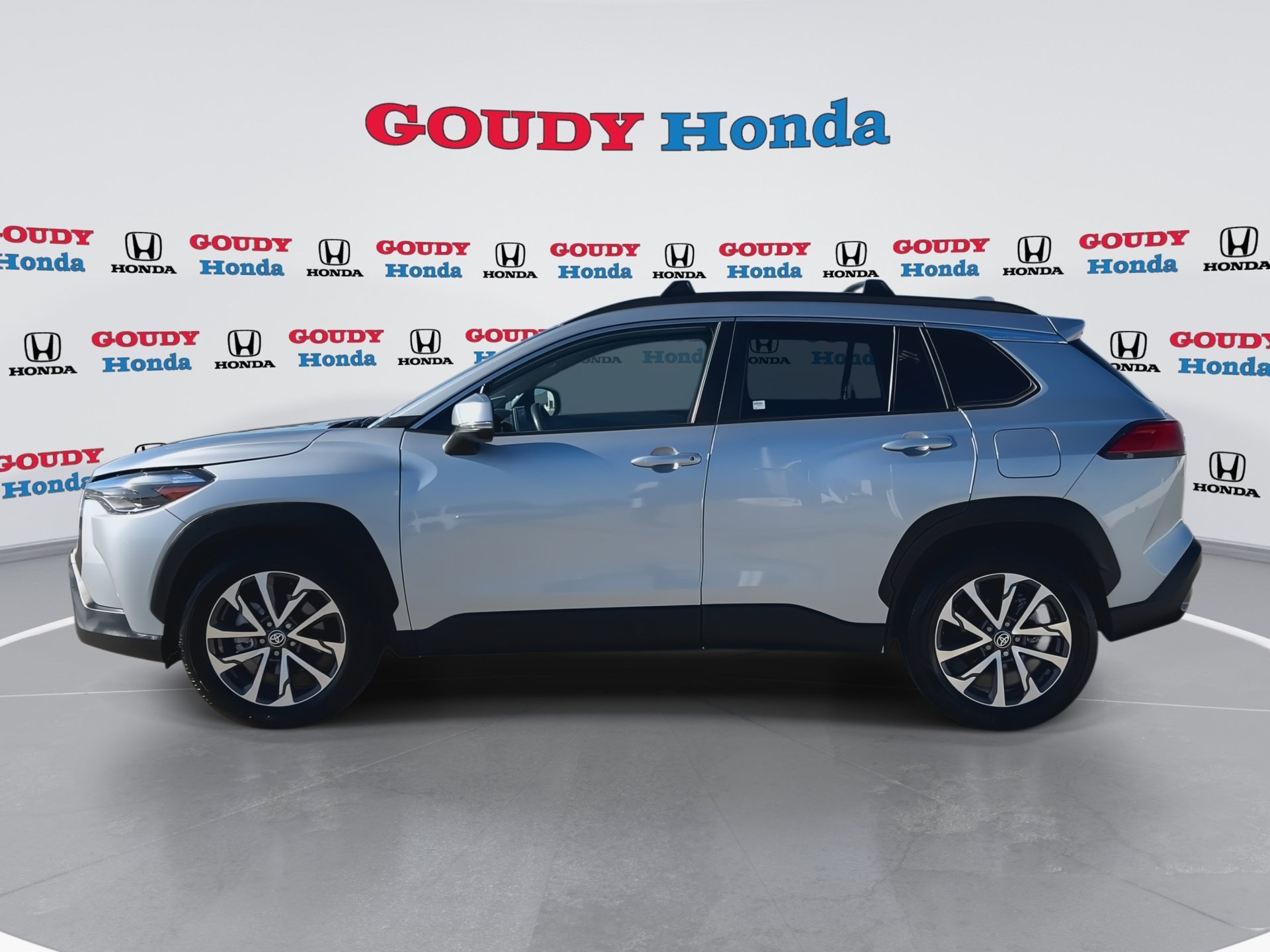 Used 2024 Sonic Silver Toyota XLE image 5