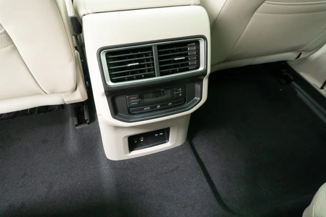 2026 Volkswagen Atlas SE w/Tech - Photo 22