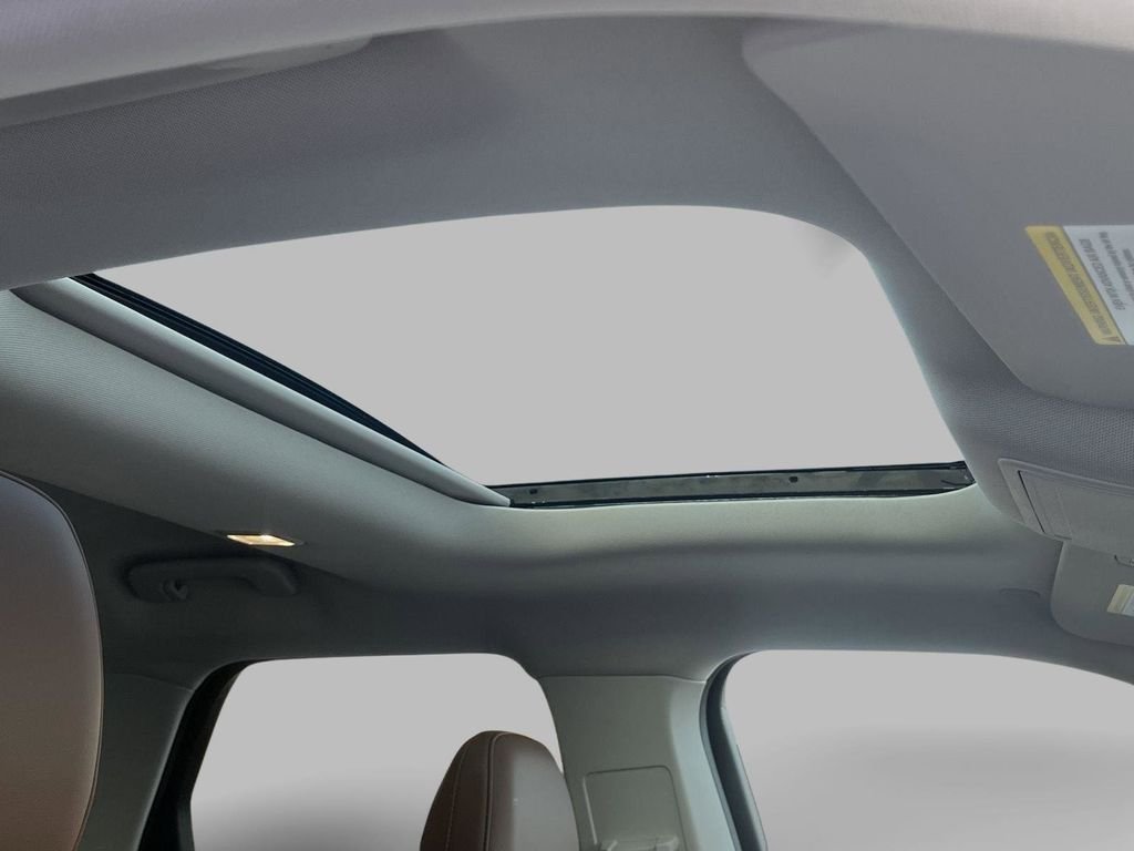 New 2025 Ruby Red Metallic Tinted Clearcoat Ford Outer Banks® image 18