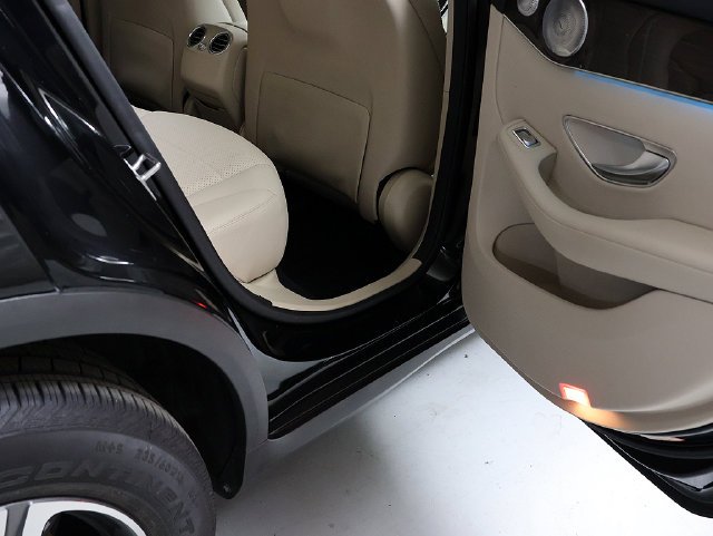 Used 2017 Black Mercedes-Benz GLC 300 image 32