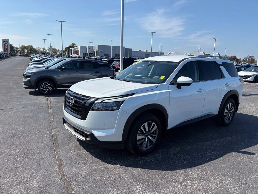 Certified Used 2025 White Nissan SL image 7