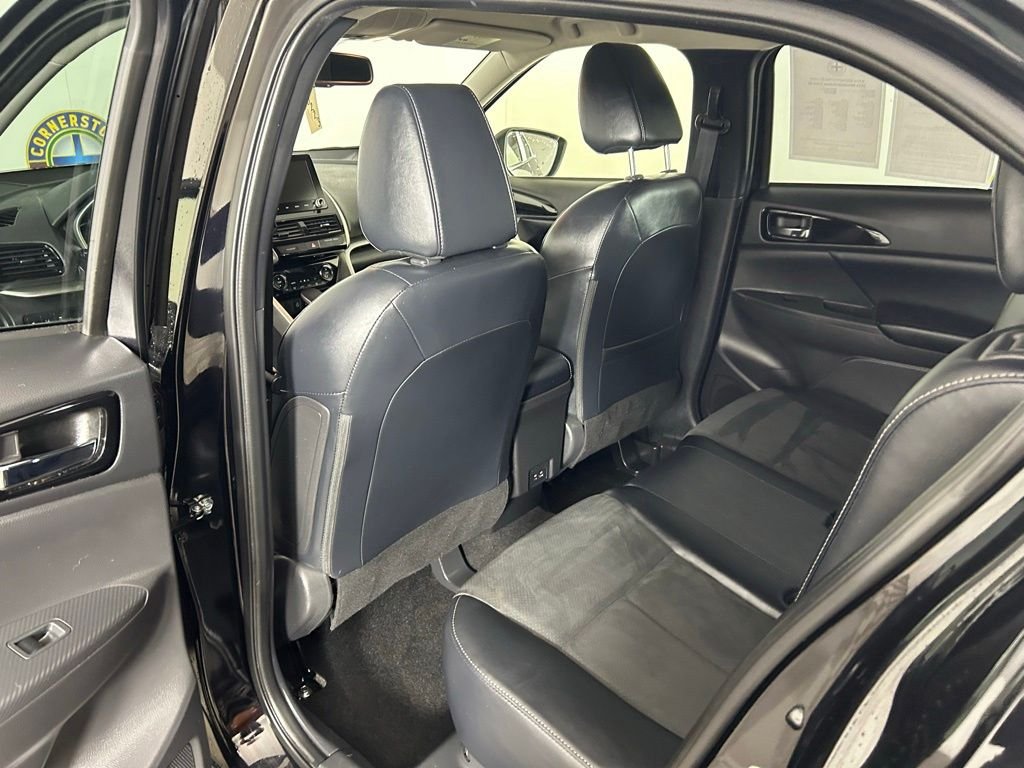 Used 2024 Silver Mitsubishi SE image 13