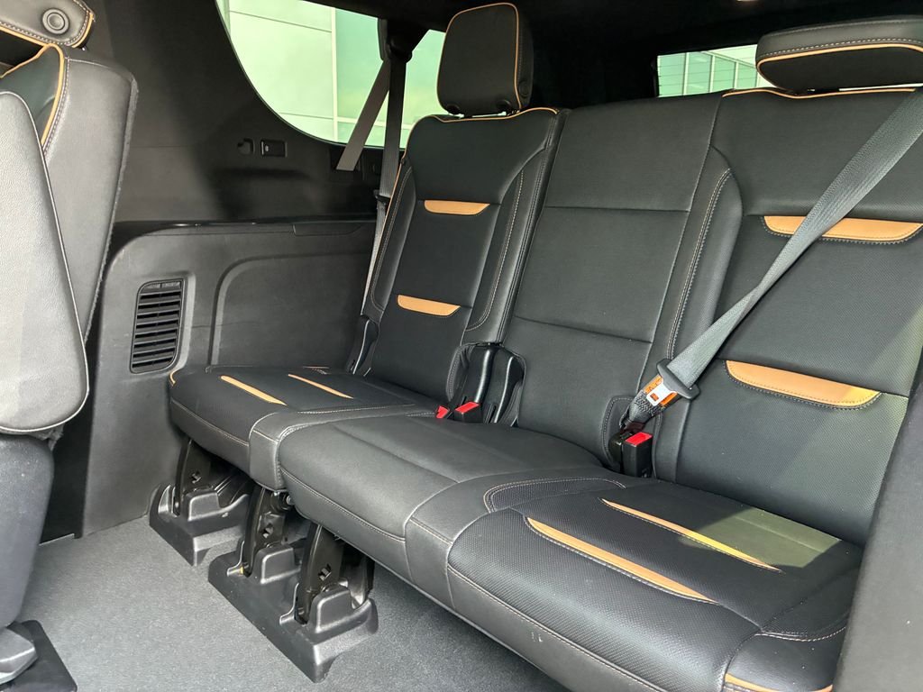 Used 2023 White GMC AT4 image 21
