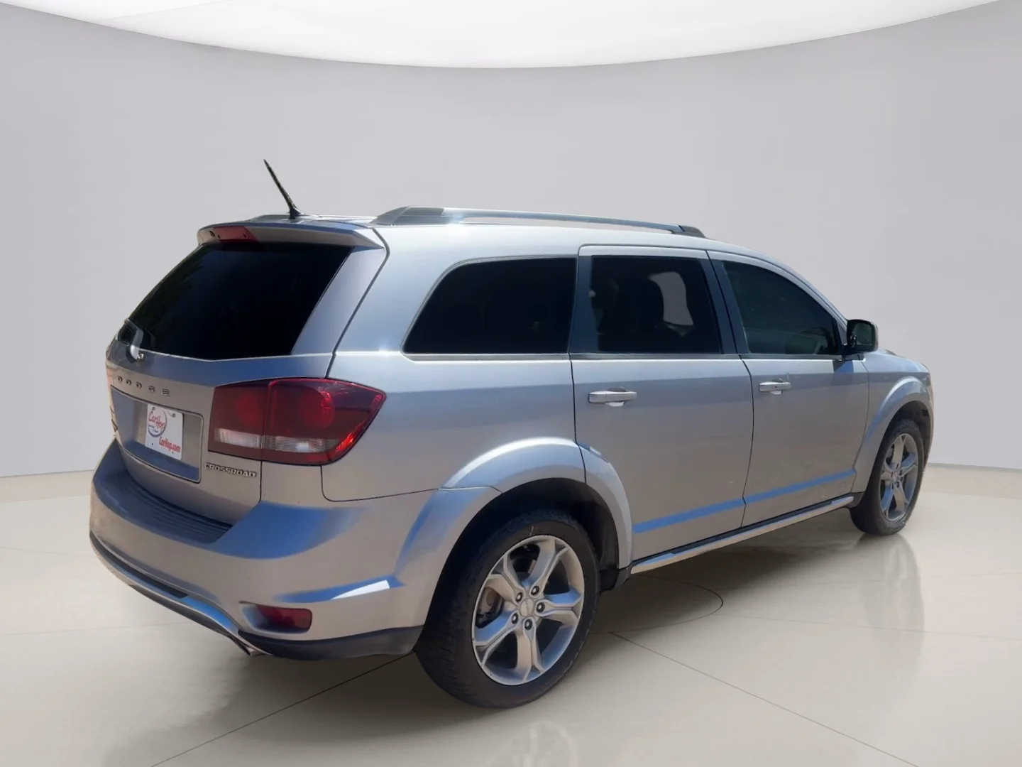 Used 2017 Silver Dodge CROSSROAD image 5