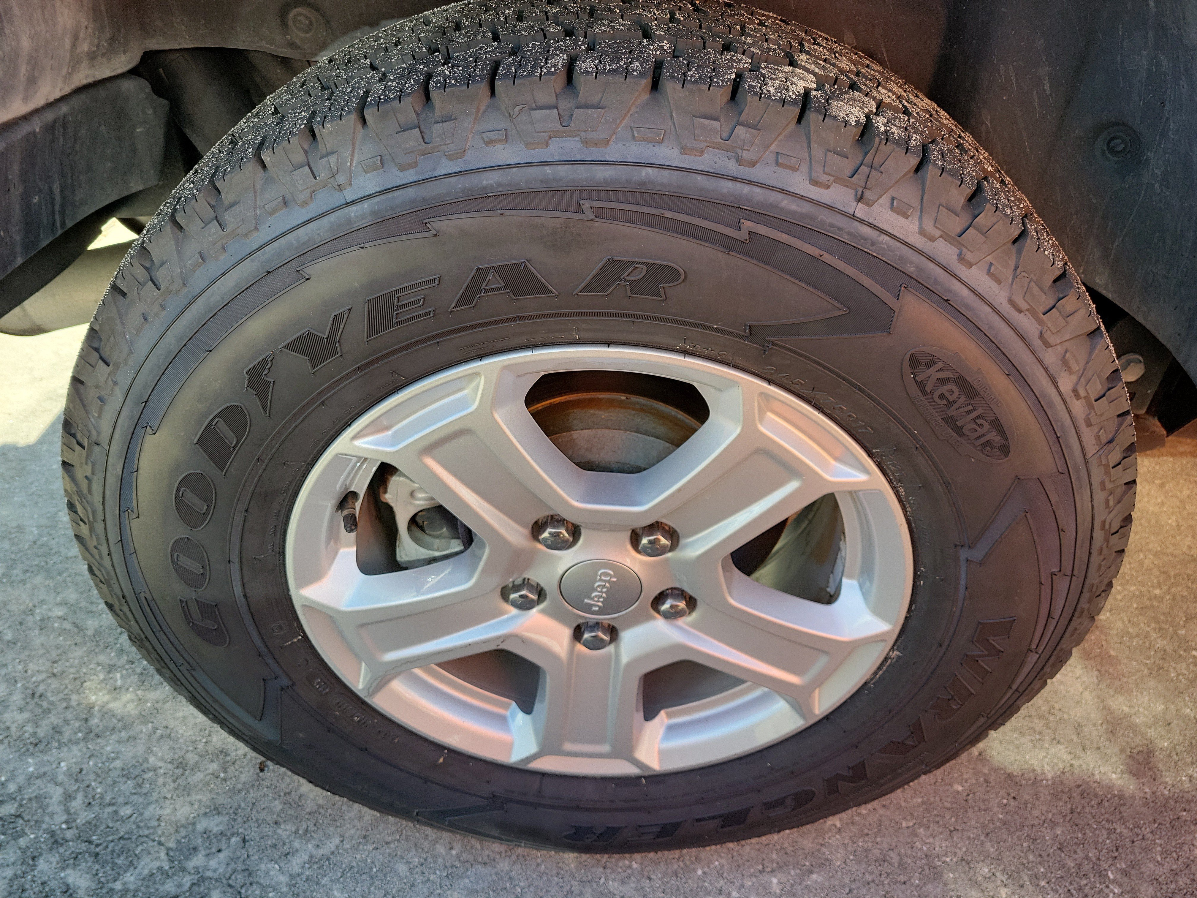 Used 2021 Bright White Clearcoat Jeep Sport S image 11
