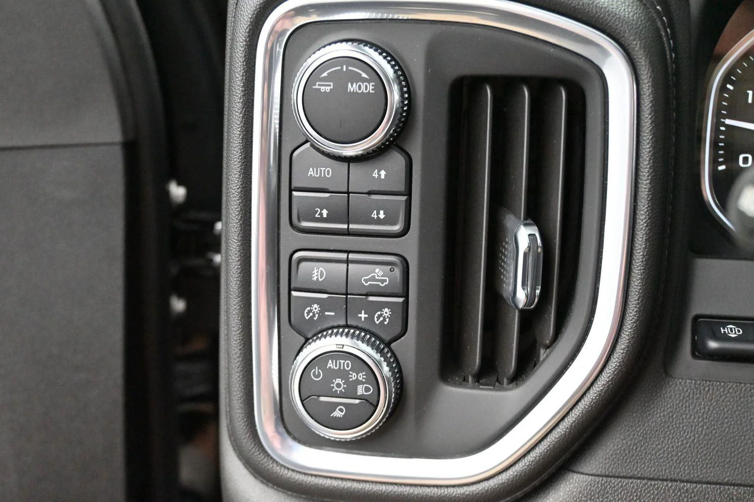 Used 2021 Onyx Black GMC Denali image 21