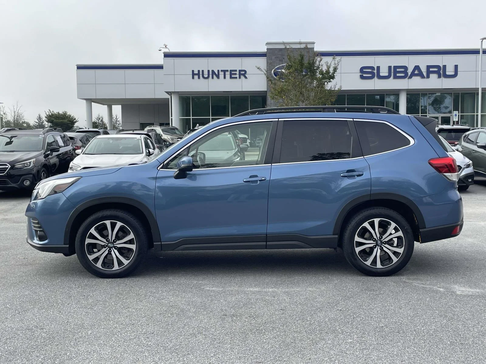 Used 2024 Horizon Blue Pearl Subaru Limited image 27