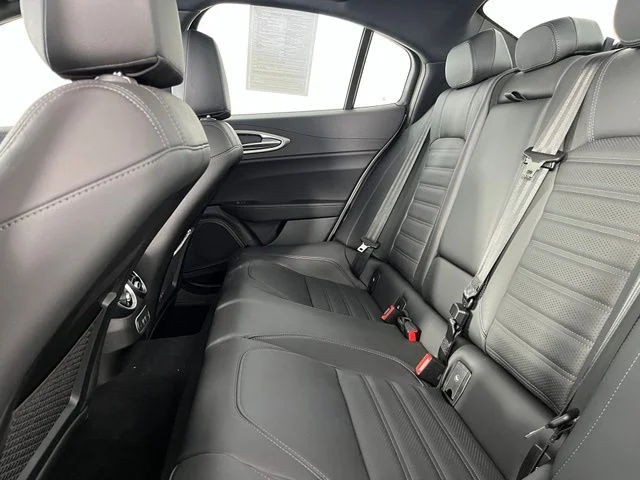 2026 Alfa Romeo Giulia Base - Photo 40