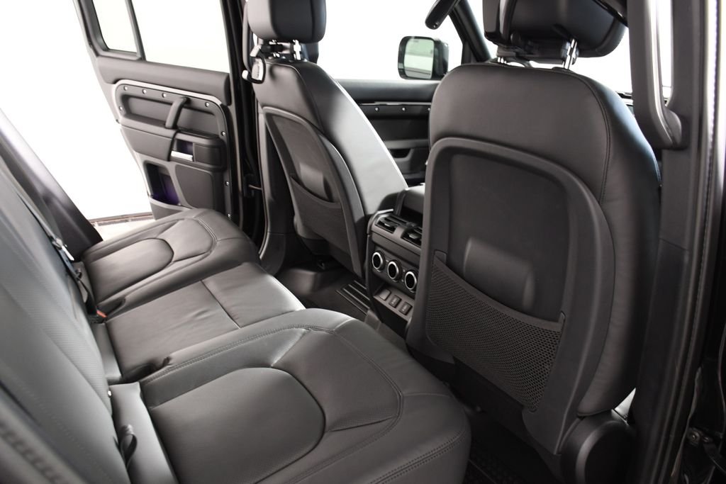 New 2026 Santorini Blk Land Rover X-Dynamic SE image 22