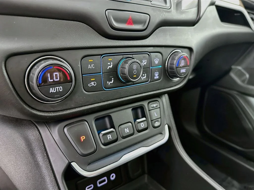 Used 2019 Steel Metallic GMC SLE image 20