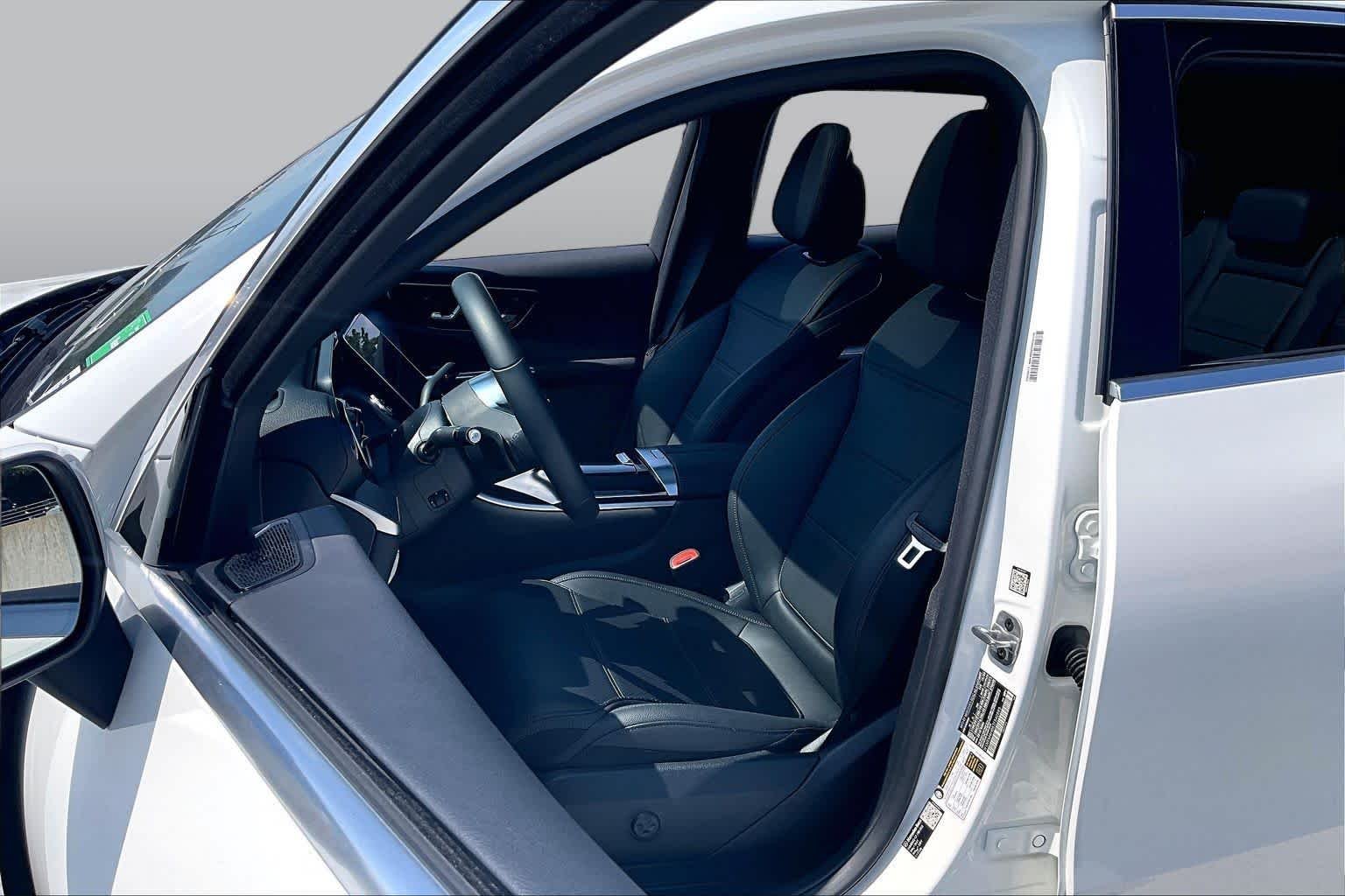 Used 2026 Polar White Mercedes-Benz GLC 300 image 8