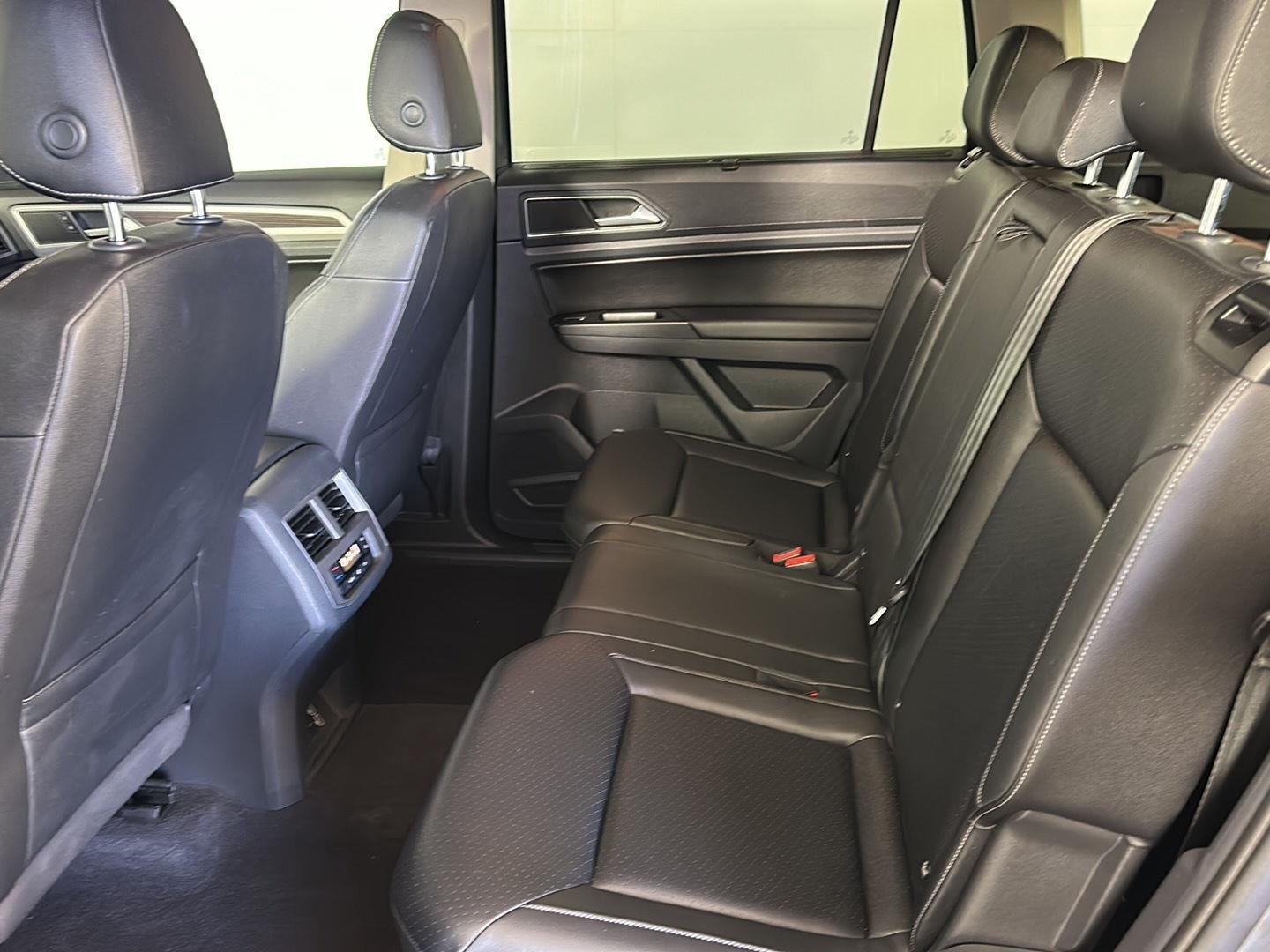 Used 2019 Platinum Gray Metallic Volkswagen 3.6L V6 SE image 23