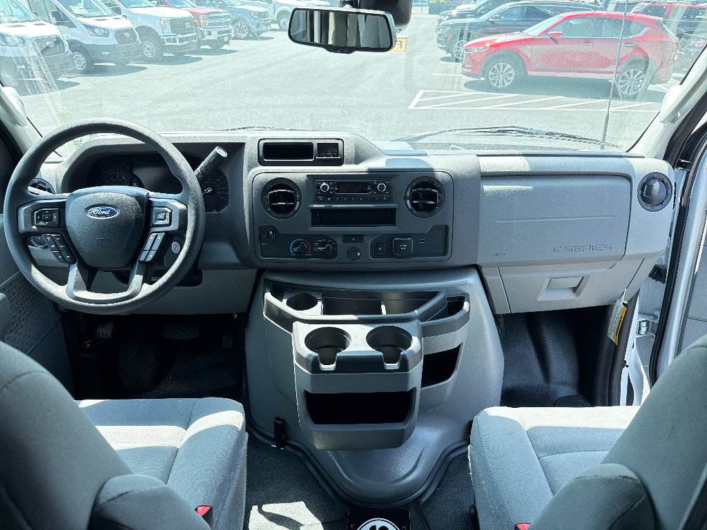 New 2026 Oxford White Ford Base image 3