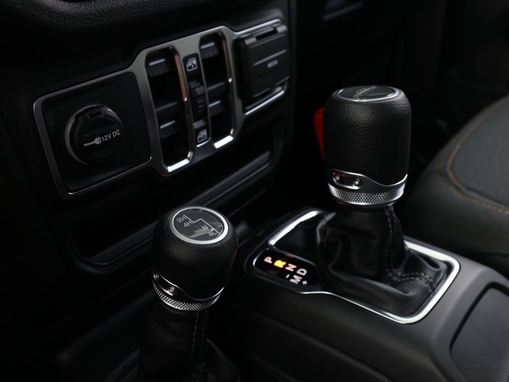 New 2026 Granite Crystal Metallic Clear-Coat Exterior Paint Jeep Sport S image 29