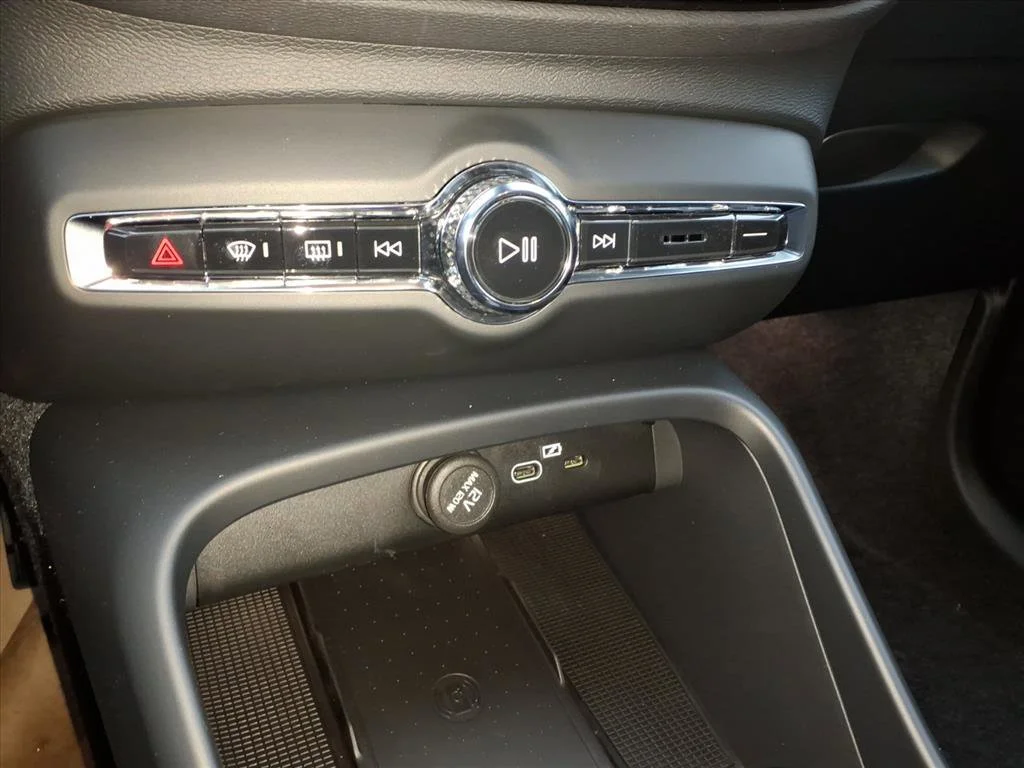 New 2026 Aurora Blue Volvo Plus image 9