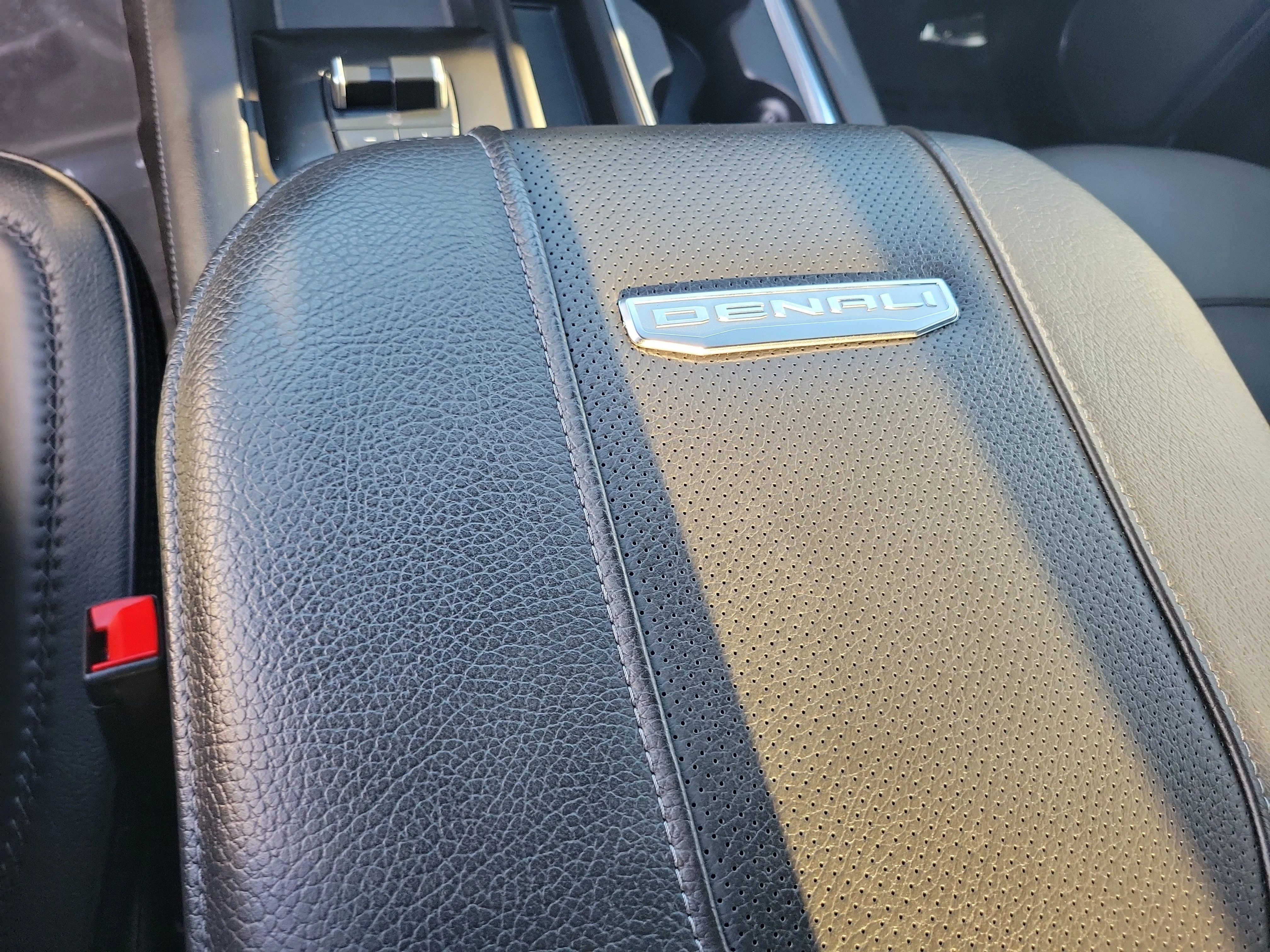 Certified Used 2025 Silver GMC Denali image 23