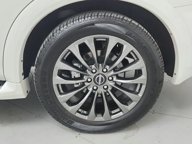 Used 2024 White Nissan Platinum image 52