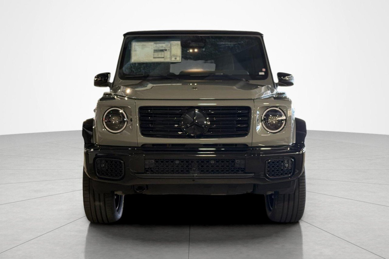 New 2027 MANUFAKTUR Arabian Grey Non- Metallic Mercedes-Benz G 580e SUV image 8