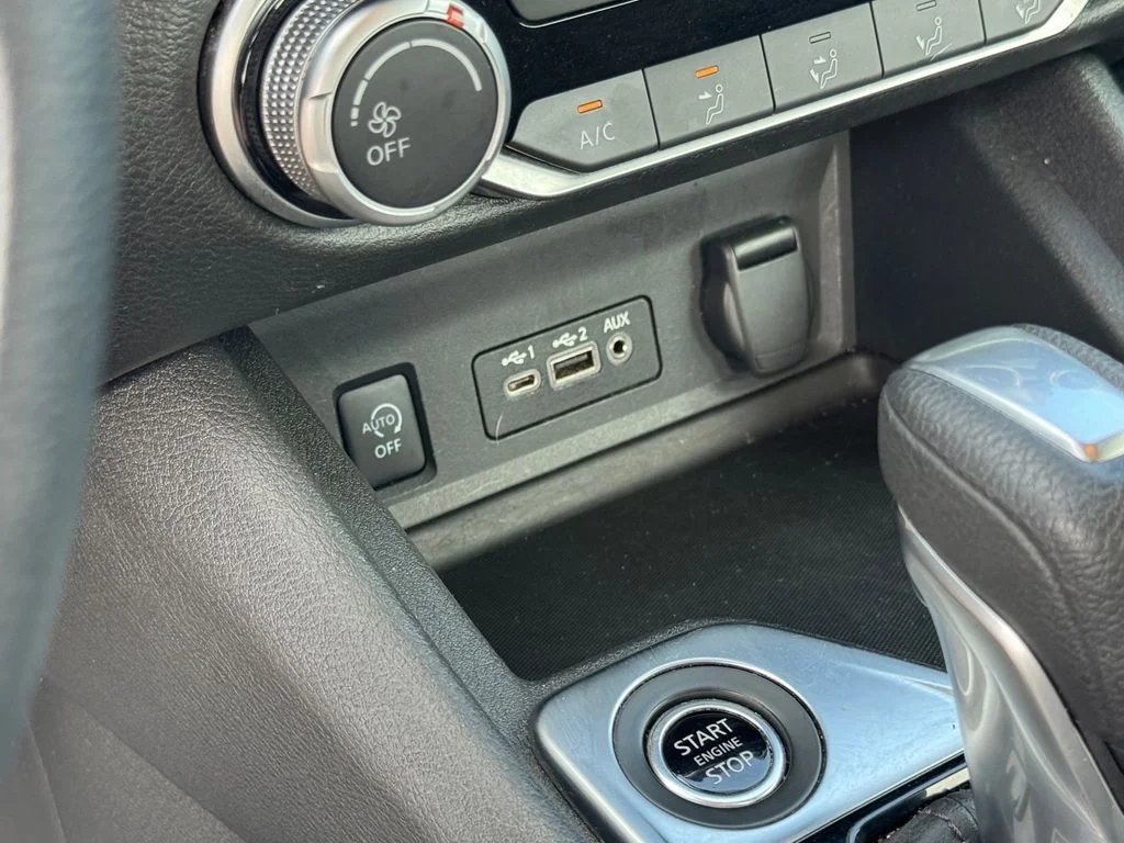 Used 2024 Blue Nissan SV image 22