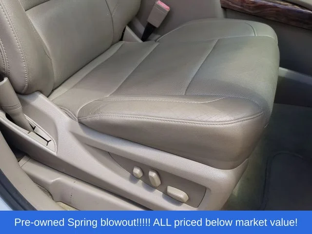 Used 2018 White GMC SLT image 53